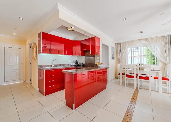 Angel's Poolside Villa Callao Salvaje