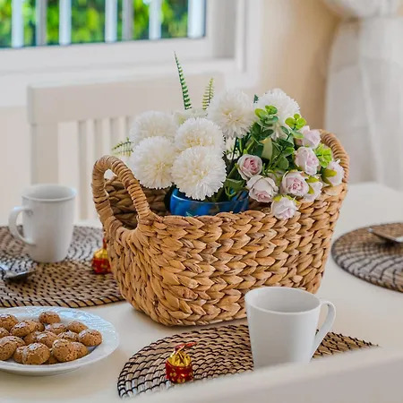 Angel's Poolside * Callao Salvaje