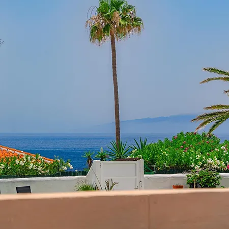 Villa Angel's Poolside