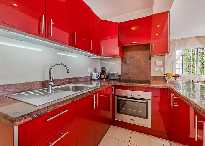 Angel's Poolside Villa *