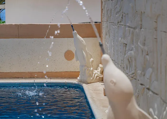 Angel's Poolside Callao Salvaje