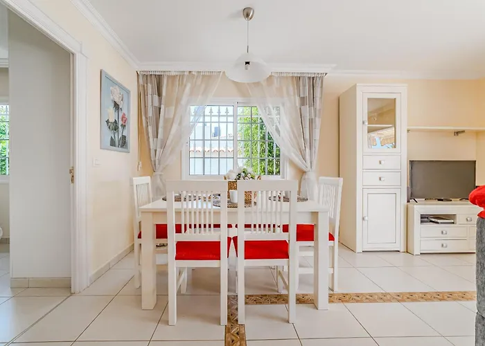 Angel's Poolside Βίλα