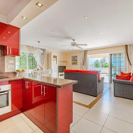 Villa Angel's Poolside