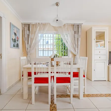 Angel's Poolside Villa