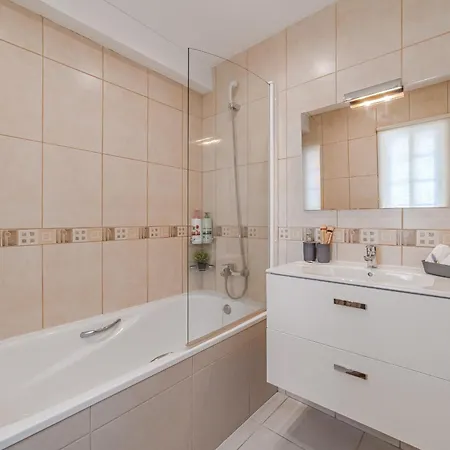 Villa Angel's Poolside